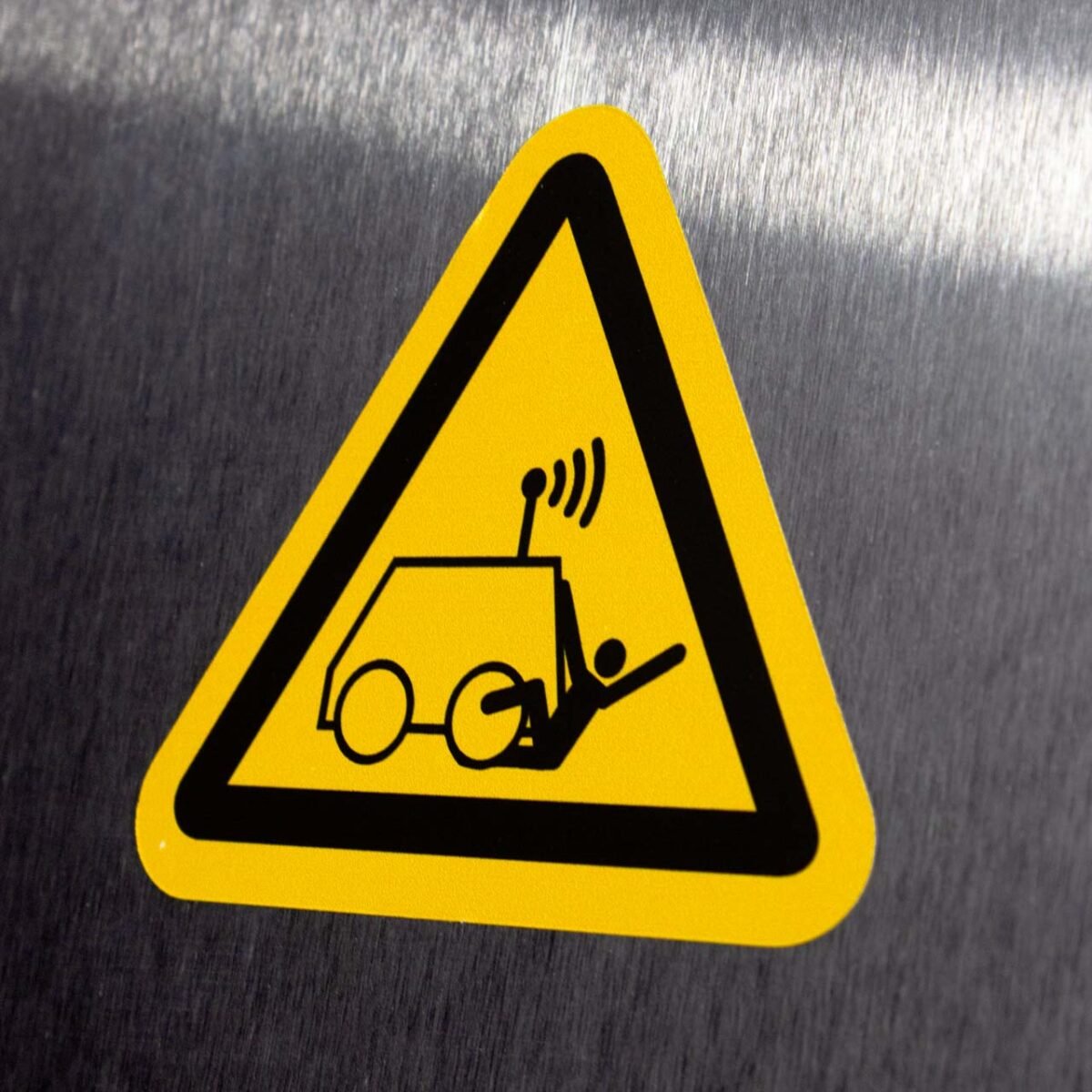 "Remote Vehicle Hazard" Sign – ANSI/ISO W037