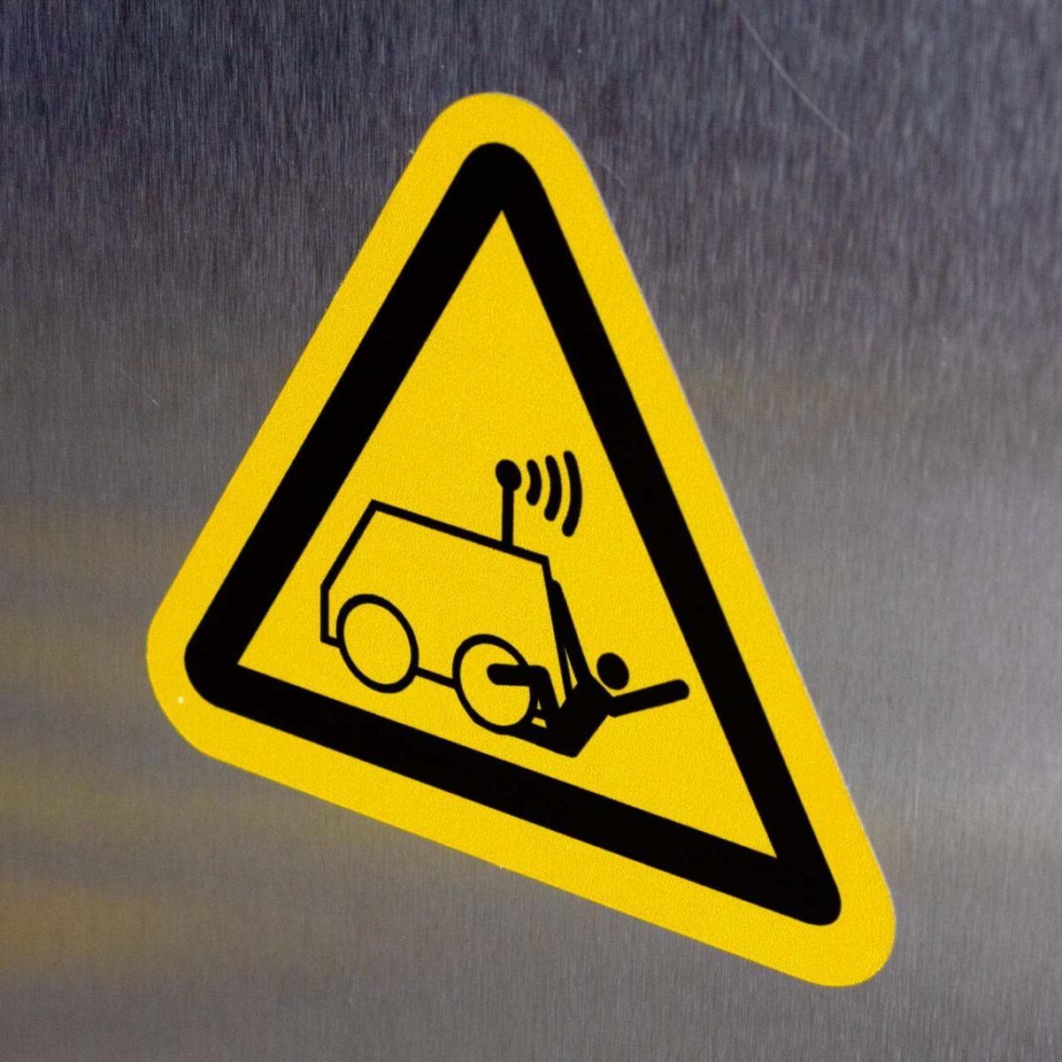 "Remote Vehicle Hazard" Sign – ANSI/ISO W037