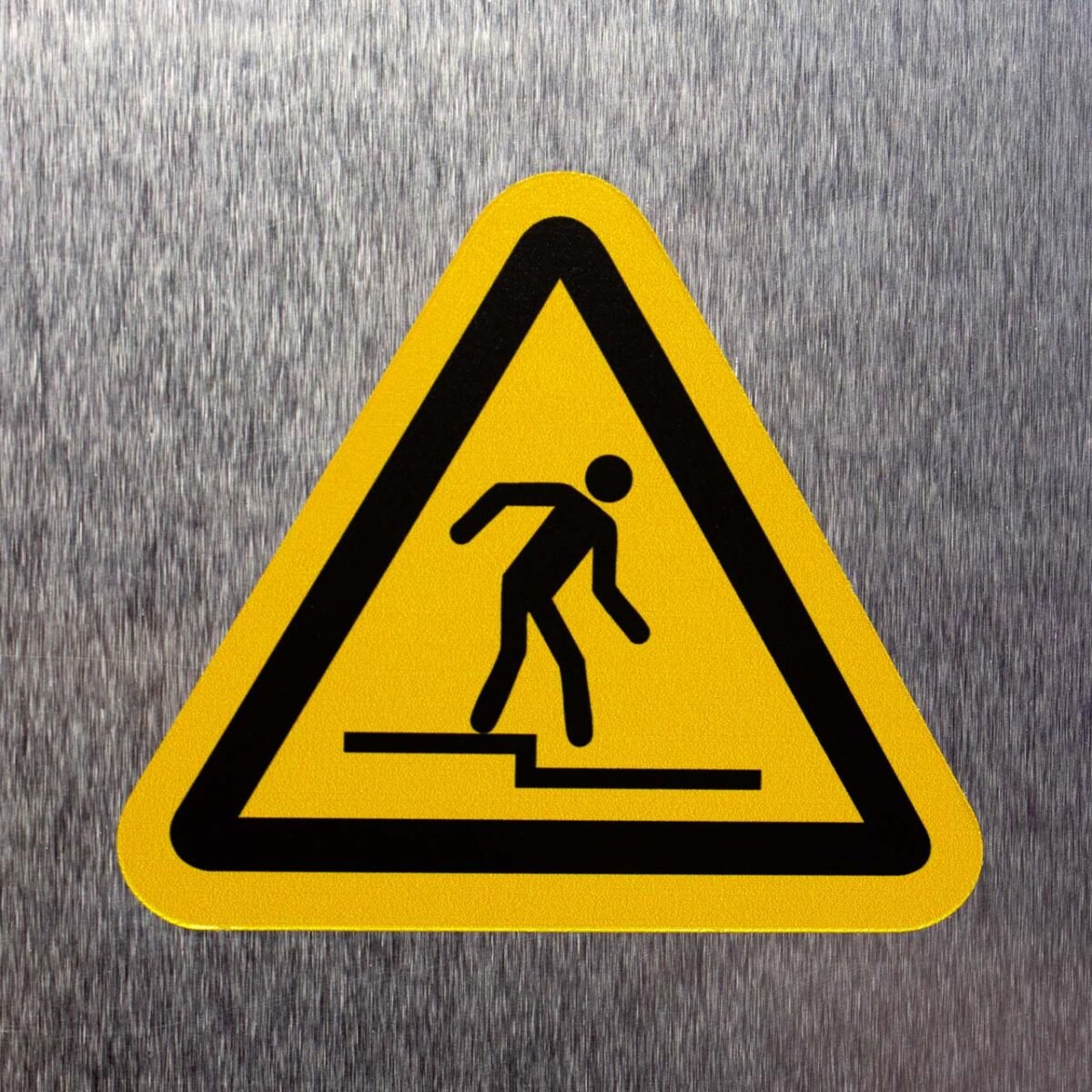 "Warning - Step" Sign – ANSI/ISO W070