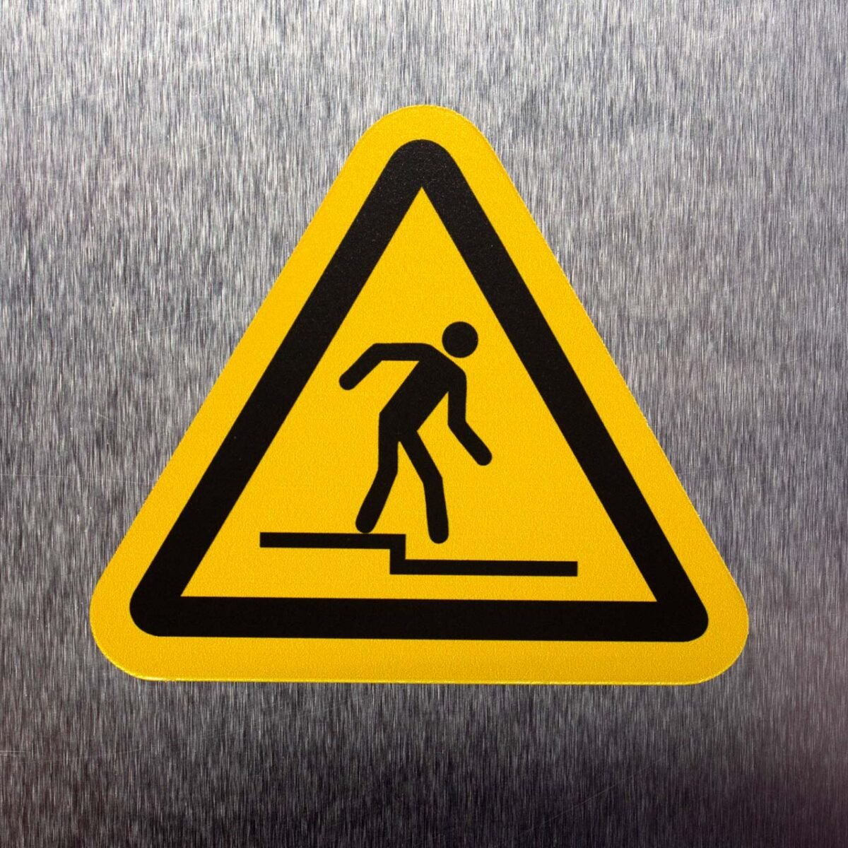 "Warning - Step" Sign – ANSI/ISO W070
