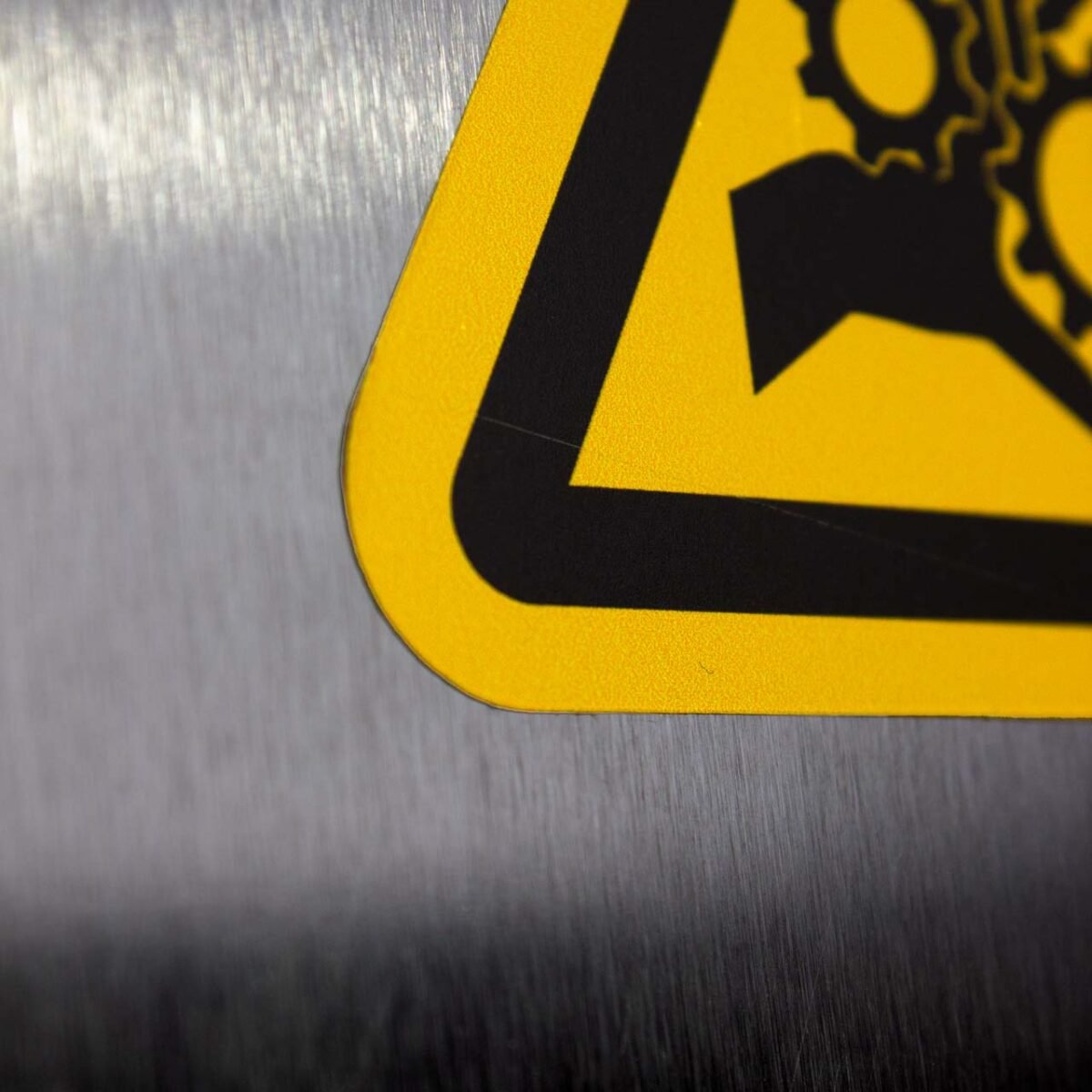 "Moving Gears Hazard" Sign – ANSI/ISO W089