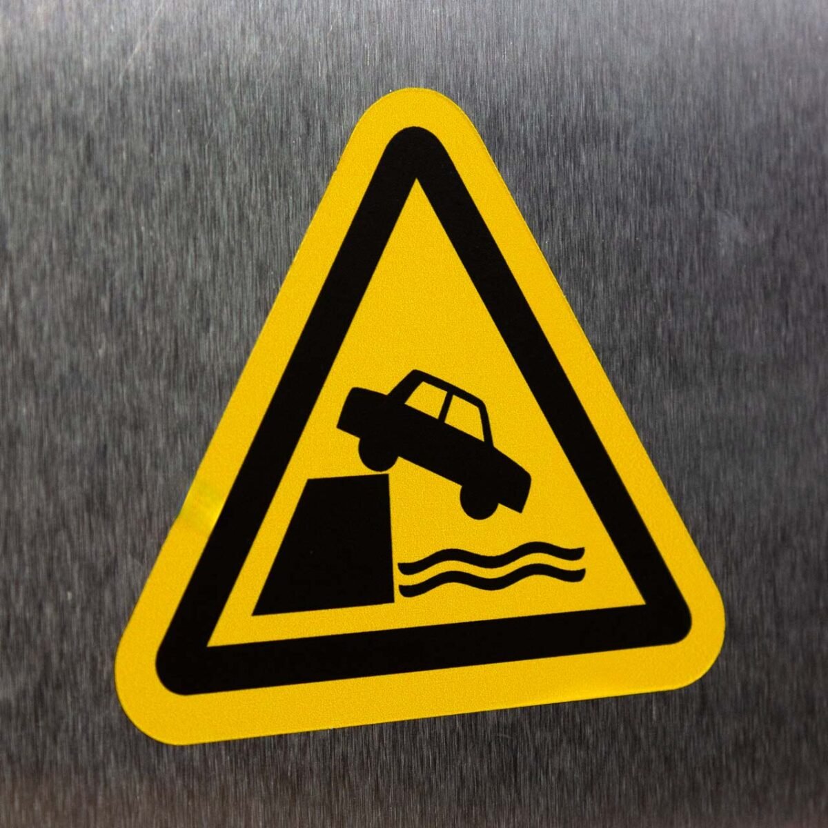 "Unprotected Edge Hazard" Sign – ANSI/ISO W051