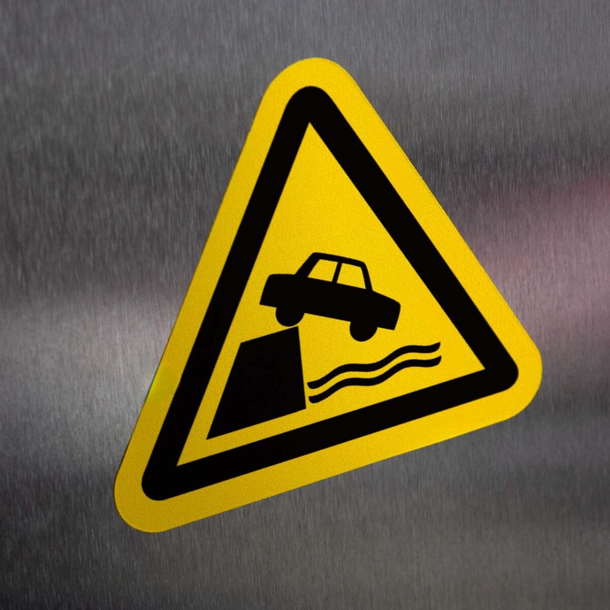 "Unprotected Edge Hazard" Sign – ANSI/ISO W051