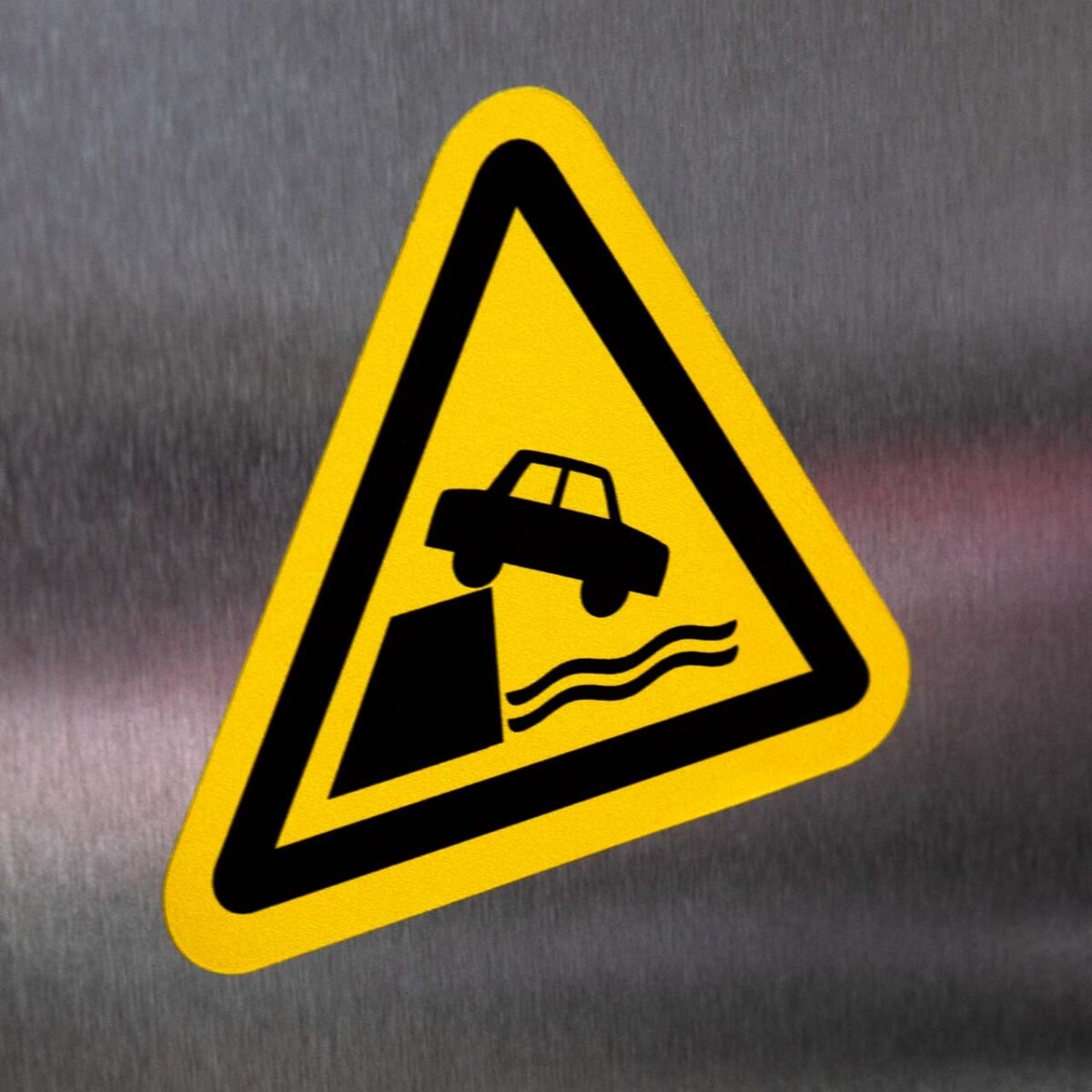 "Unprotected Edge Hazard" Sign – ANSI/ISO W051