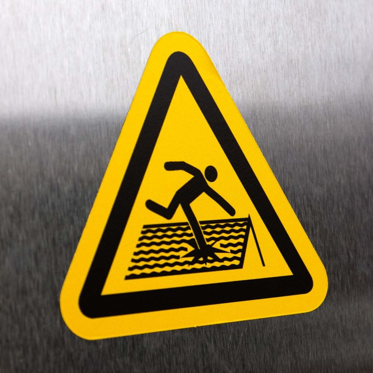 "Fragile Roof" Sign – ANSI/ISO W036