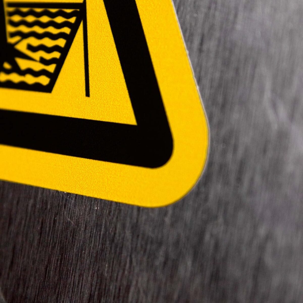 "Fragile Roof" Sign – ANSI/ISO W036