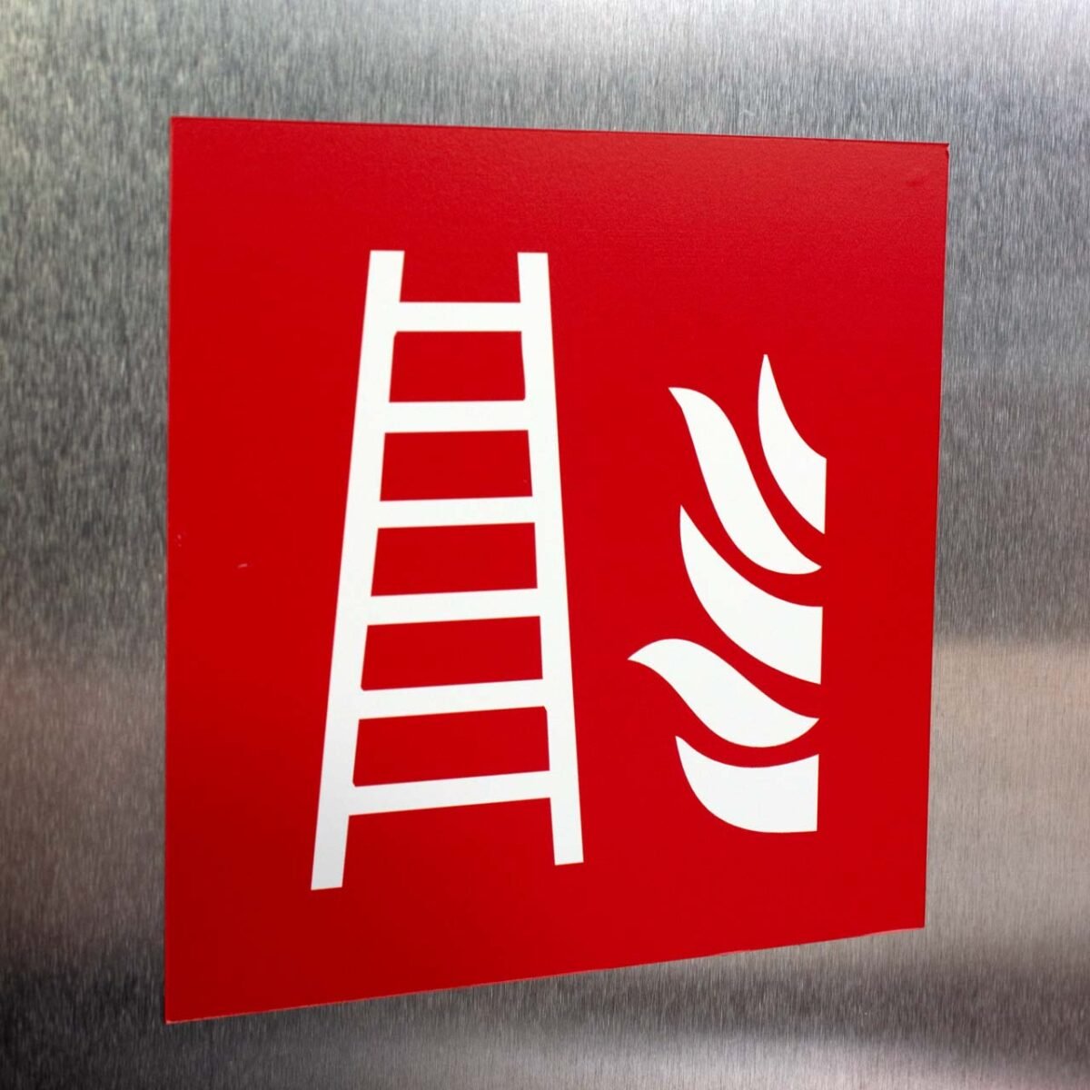 "Fire Ladder" Sign – ANSI/ISO F003