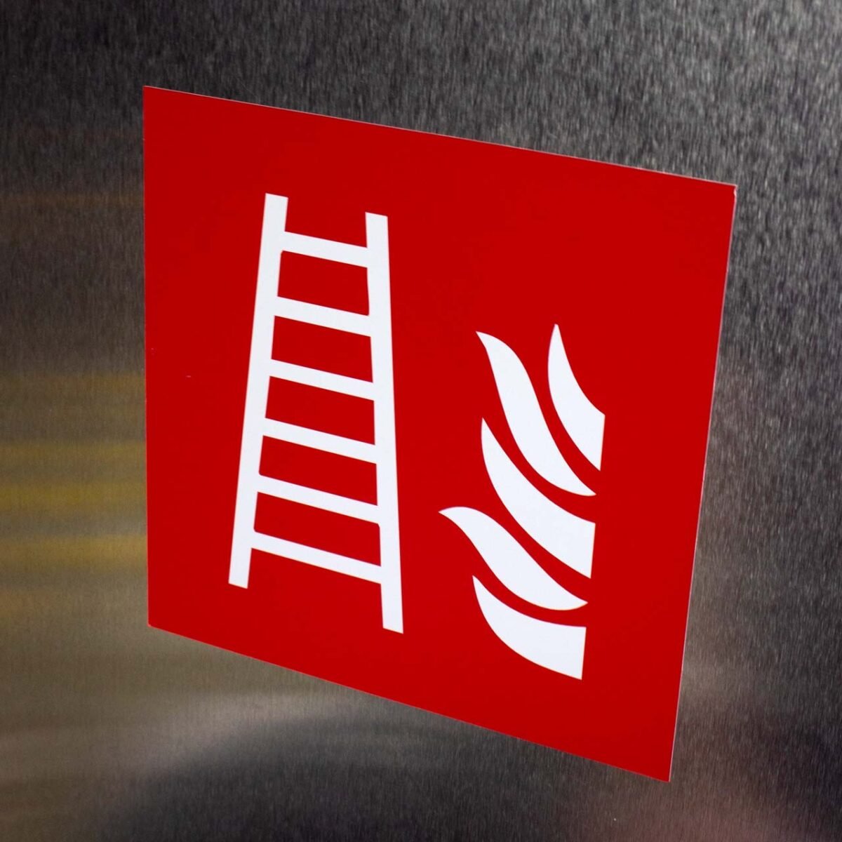 "Fire Ladder" Sign – ANSI/ISO F003